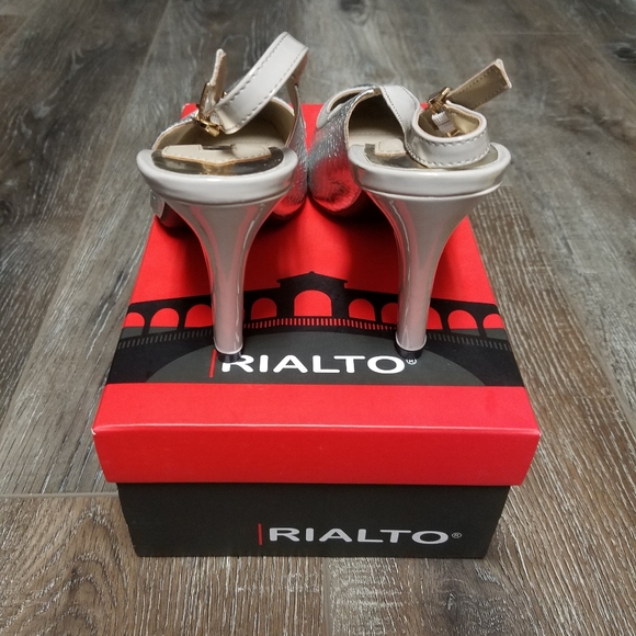 🏷Rialto Mateo Silver Heels - Picture 4 of 6